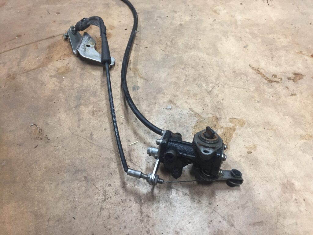 Polaris SL700 Oil Pump With Cables and Brackets
