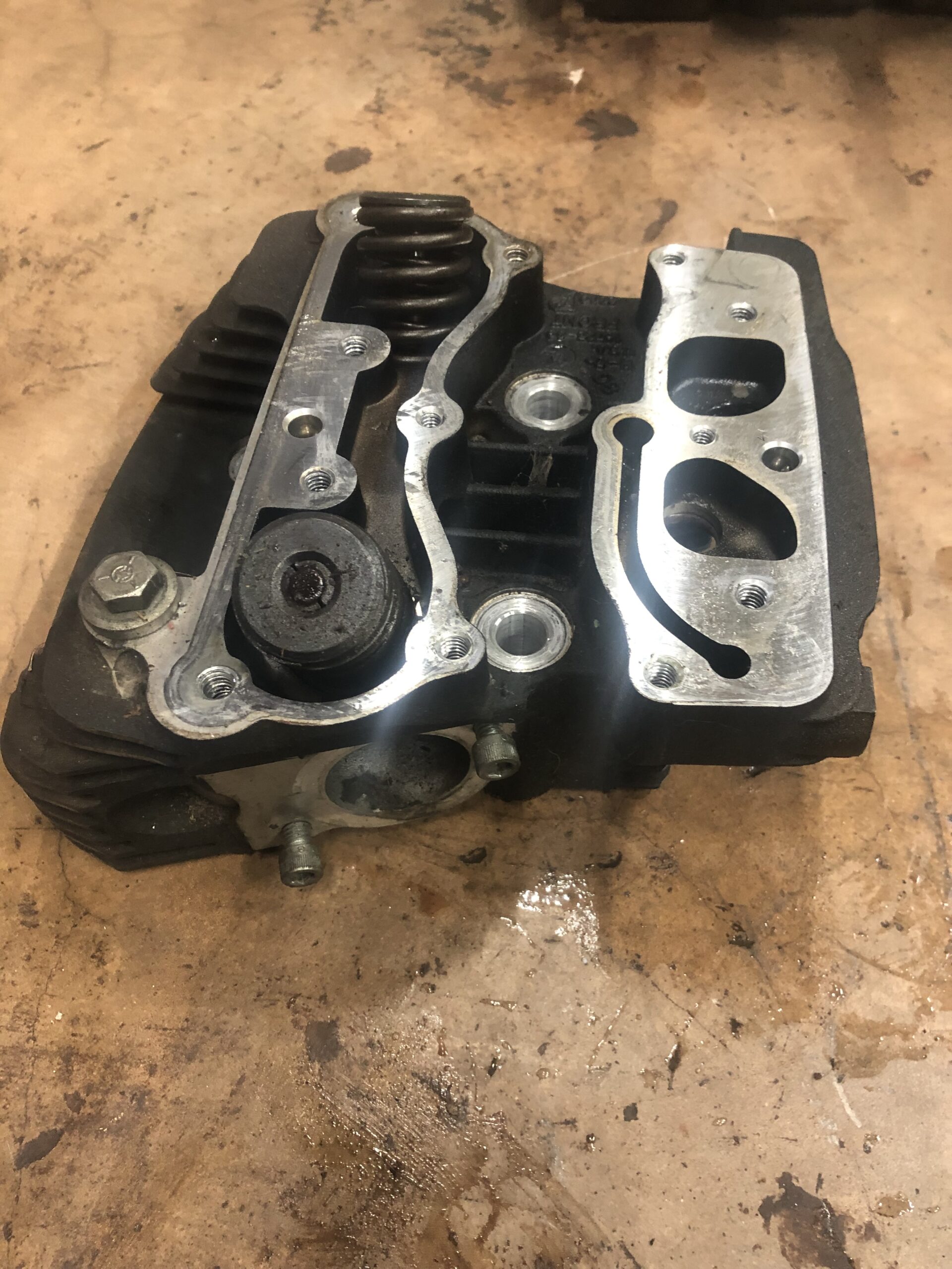 Twin Cam 88 Front Cylinder Head - Image 4