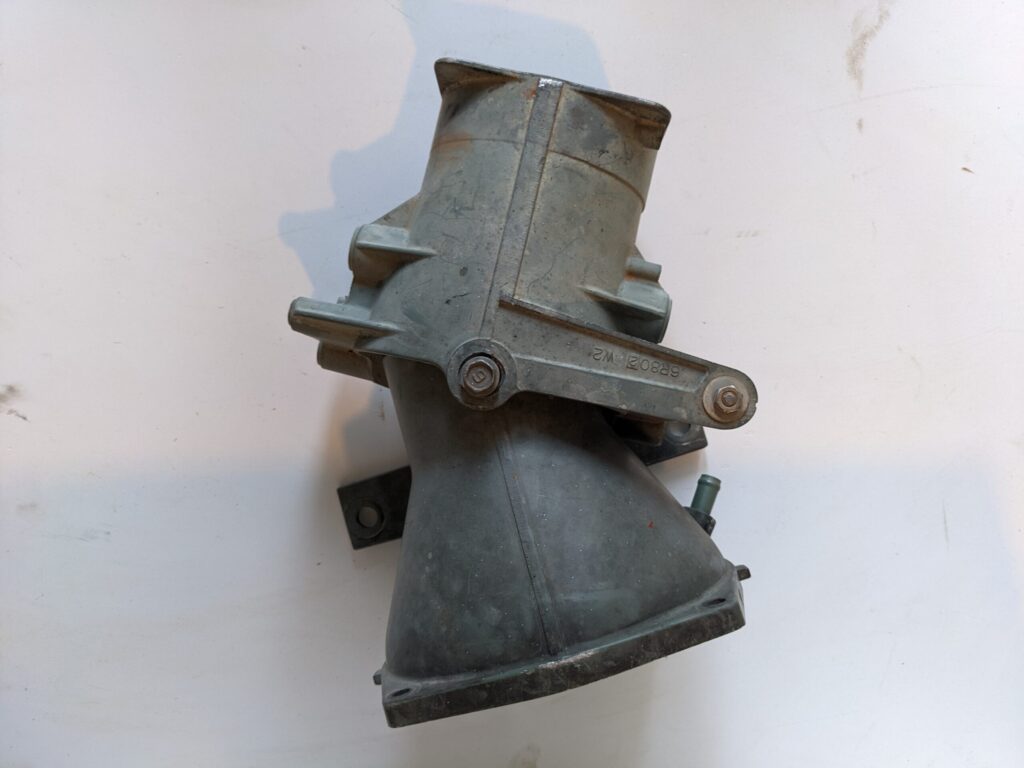 1995-1996 Yamaha Wave Venture Jet Pump Nozzle Assembly OEM