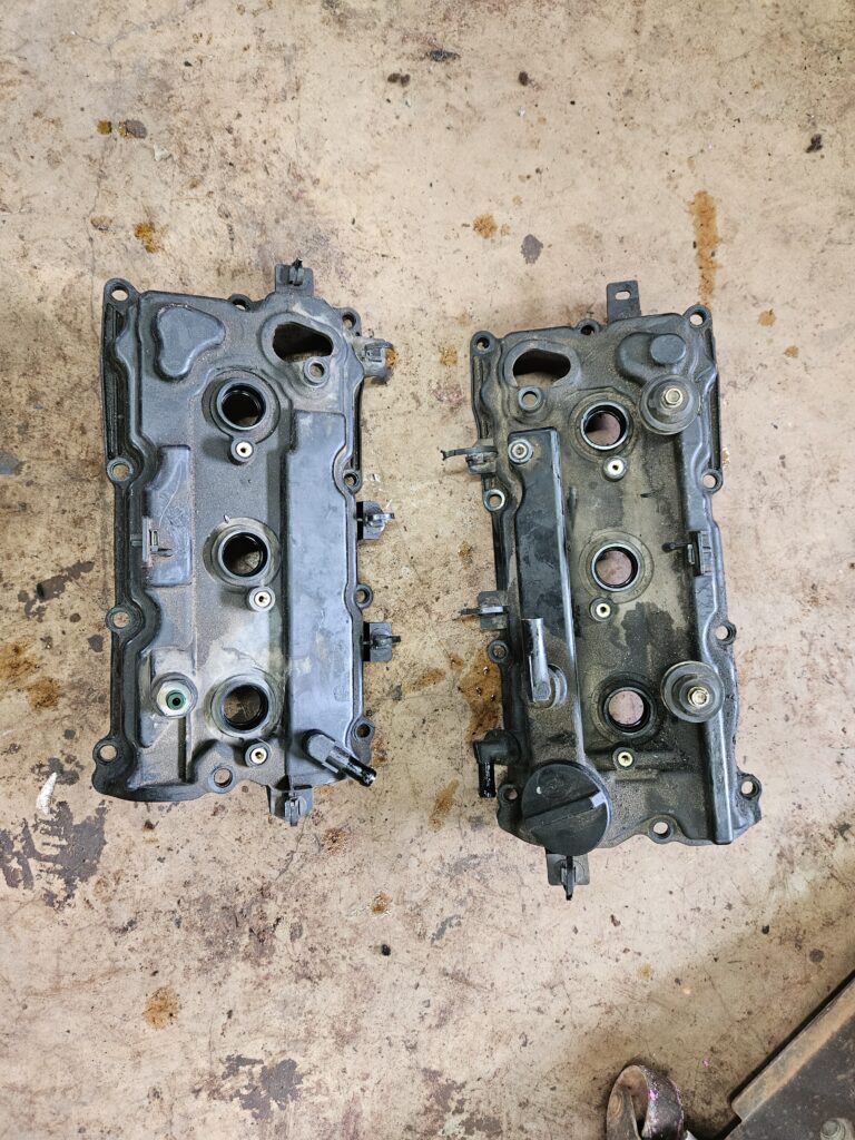 2007 Nissan Altima SE 3.5L V6 Valve Covers OEM: 13264-JA10A, 13264-JA10B Set