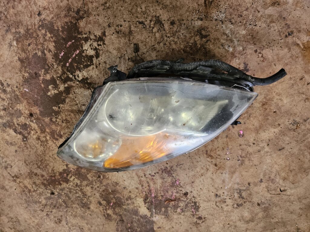 2007 Nissan Altima SE 3.5 Driver Side Headlight OEM: 26060-JA00B