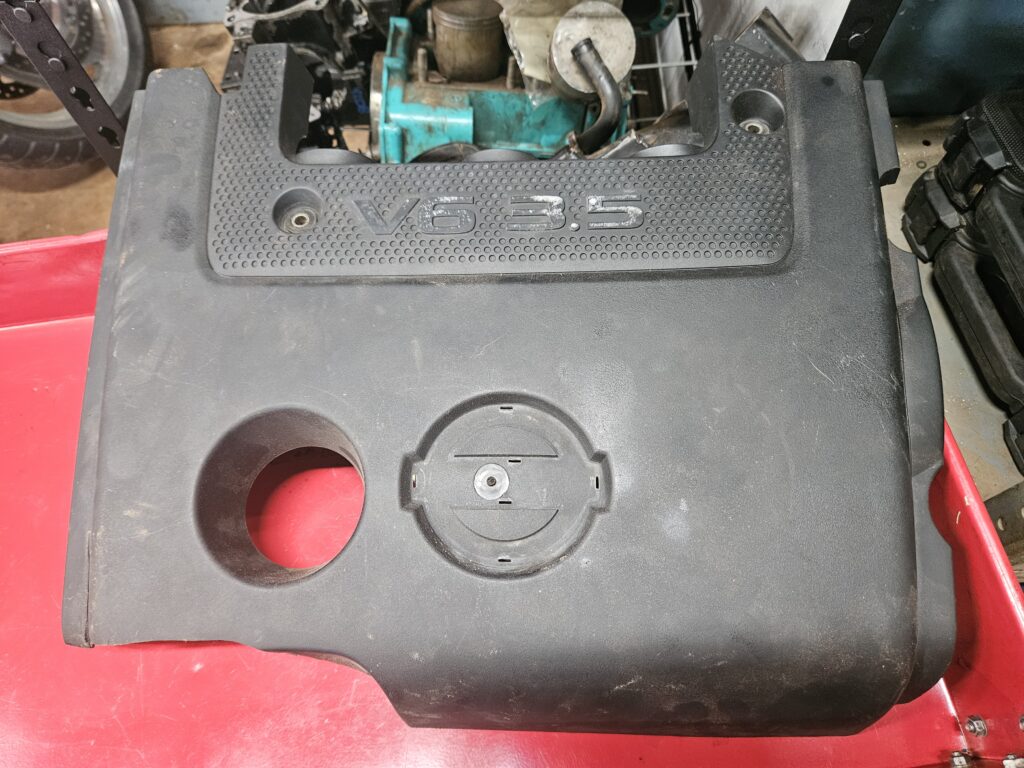 2007 Nissan Altima SE 3.5 CVT Engine Cover OEM: 14041-JA10B