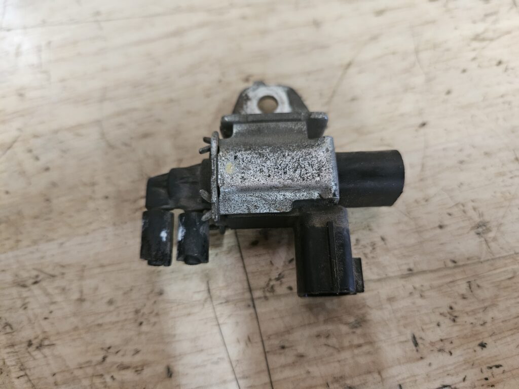 2007 Nissan Altima 3.5 CVT Solenoid Valve OEM: 14955-8J10A