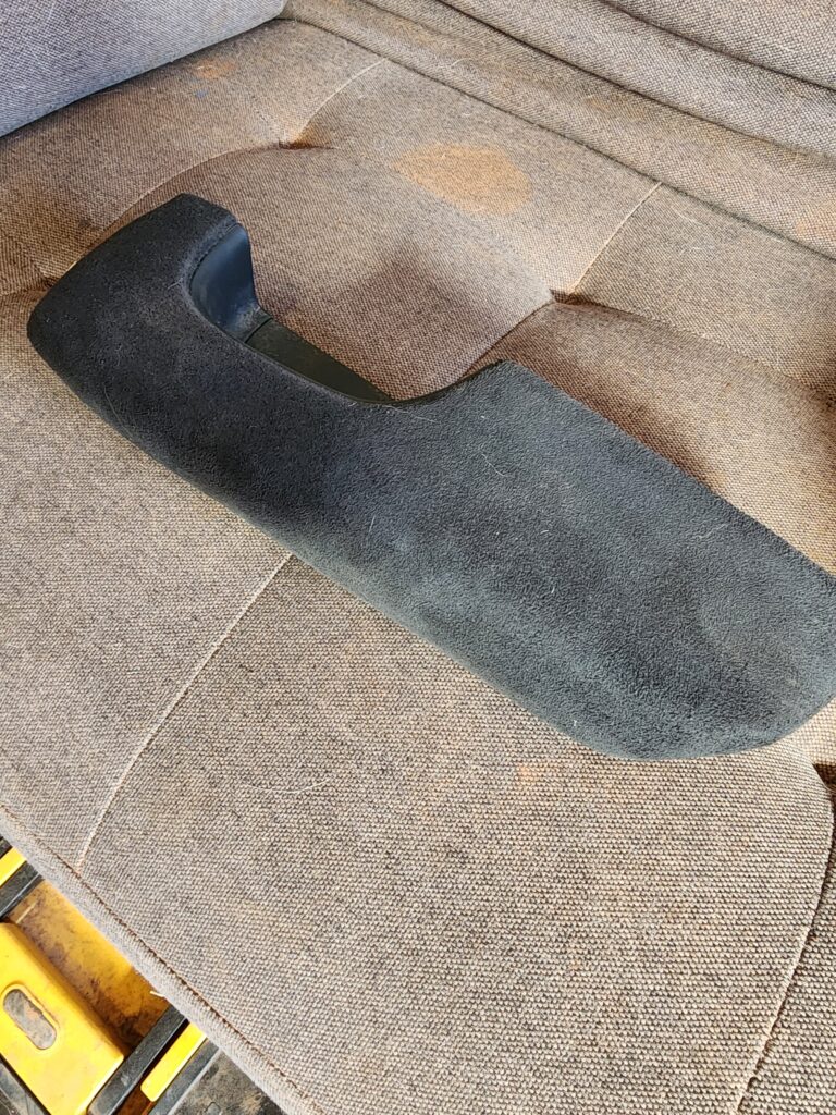 2007 -2010 Nissan Right Rear Arm Rest (82940-JA00A)