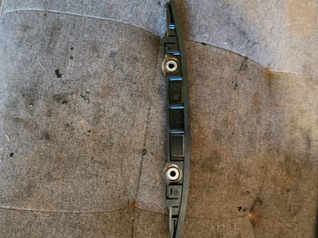 Nissan GUIDE-CHAIN,TENSION SIDE 13085-EA000