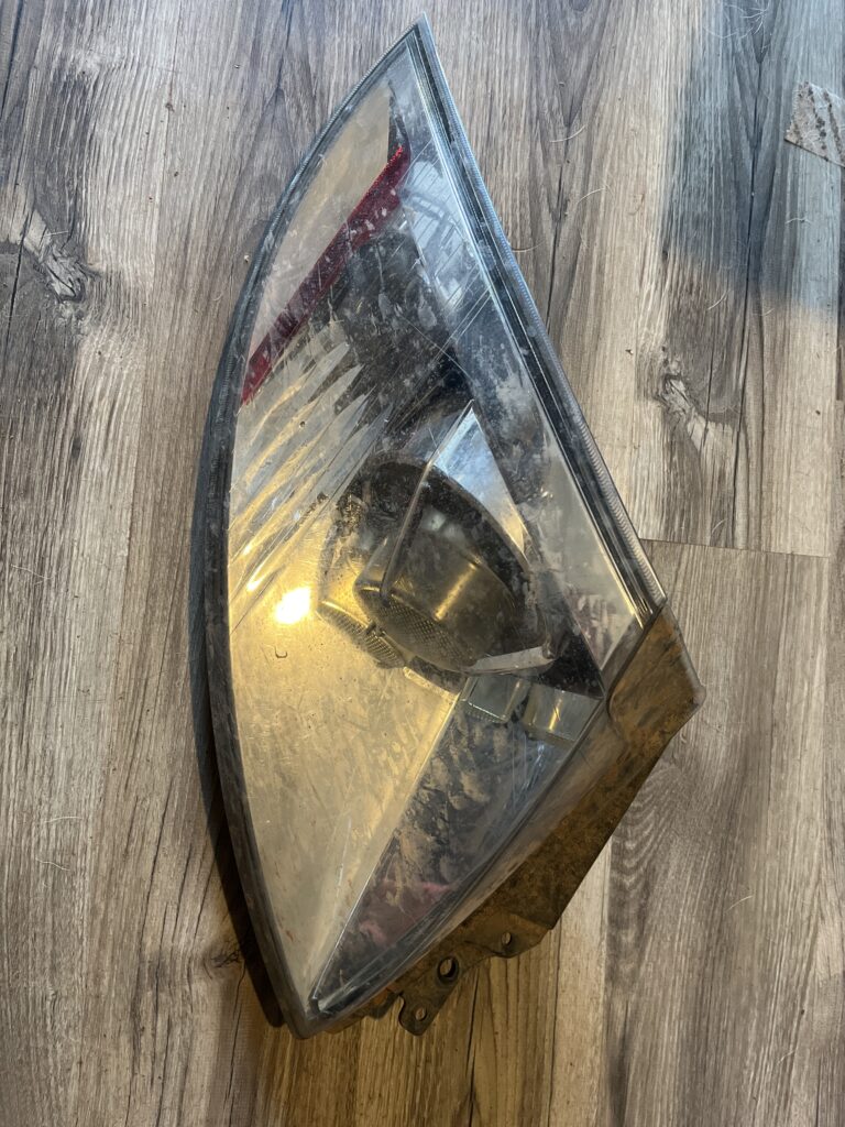 2006 Mitsubishi Eclipse GT Left Taillight (8330A239)
