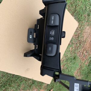 OEM Center Power Outlet USB AUX 12V Panel 84761-J3000-4X