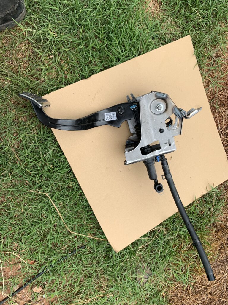 OEM Clutch Pedal Assembly With Clutch Master Cylinder 41600-F2000