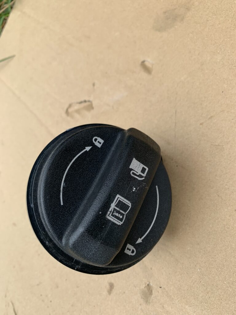 OEM Fuel Filler Gas Cap 31010-3L600
